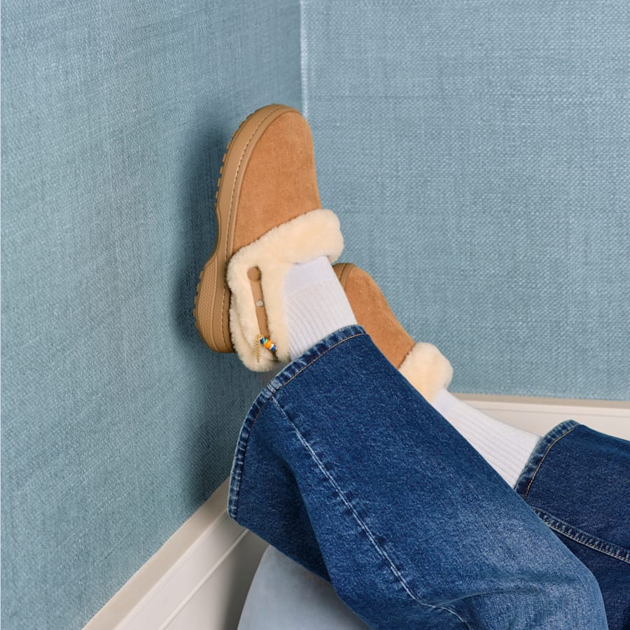 Classic Unfurgettable Vegan Suede Clog - US 0846